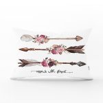 - Rh-Dik-2485-Gorsel1 - Realhomes Kahverengi Ok Çizimli Çiçek Desenli Dekoratif Dikdörtgen Yastık Kırlent Kılıfı Realhomes