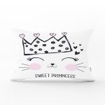 - Rh-Dik-2569-Gorsel1 - Realhomes Taç Motifli Kalp Desenli Modern Dikdörtgen Yastık Kılıfı Realhomes