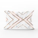 - Rh-Dik-3245-Gorsel1 - Realhomes Mermer Zeminli Geometrik Detaylı Modern Dikdörtgen Yastık Kırlent Kılıfı Realhomes