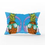 - Rh-Dik-3272-Gorsel1 - Realhomes Mavi Zeminli Tropikal Ananas Tasarımlı Dikdörtgen Yastık Kırlent Kılıfı Realhomes