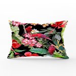 - Rh-Dik-3320-Gorsel1 - Realhomes Siyah Zeminde 3D Tropikal Papağanlar Modern Dikdörtgen Yastık Kırlent Kılıfı Realhomes