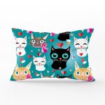 - Rh-Dik-3491-Gorsel1 - Realhomes Mavi Zeminde Kedicikler Özel Tasarım Modern Dikdörtgen Yastık Kırlent Kılıfı Realhomes