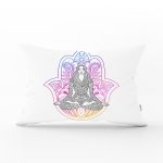 Fatma Ana Eli İçerisinde Yoga Yapan Kadın Desenli Dikdörtgen Kırlent Kılıfı Realhomes