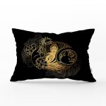 - Rh-Dik-5035-Gorsel1 - Realhomes Uzak Doğu Gold Yoga Motifli Özel Tasarım Dijital Baskılı Dikdörtgen Yastık Kırlent Kılıfı Realhomes