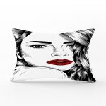 - Rh-Dik-5102-Gorsel1 - Realhomes Kırmızı Dudaklı Kara Kalem Çizimli Özel Tasarım Dikdörtgen Kırlent Kılıfı Realhomes