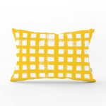 - Rh-Dik-5236sari-Gorsel1 - Realhomes Sarı Zeminde Geometrik Kare Motifli Dekoratif Dikdörtgen Yastık Kılıfı Realhomes
