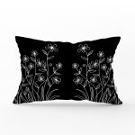 - Rh-Dik-5242-Gorsel1 - Realhomes Siyah Zemin Üzerinde Çiçek Motifli Özel Tasarım Dikdörtgen Kırlent Kılıfı Realhomes