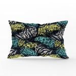 - Rh-Dik-5246-Gorsel1 - Realhomes Siyah Zeminde Renkli Yaprak Motifli Özel Tasarım Dikdörtgen Kırlent Kılıfı Realhomes