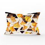 Geometrik Çizimler Üzerinde Gold ÇiÇek Desenkli Dikdörtgen Kırlent Kılıfı Realhomes