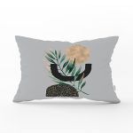 - Rh-Dik-5308gri-Gorsel1 - Realhomes Gri Zemin Üzerinde Soyut Yaprak Çizimli Modern Özel Tasarım Dikdörtgen Kırlent Kılıfı Realhomes