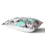 - Rh-Dik-5348-Gorsel2 - Realhomes Renkli Yapraklar Üzerinde Flamingo Motifli Dekoratif Dikdörtgen Kırlent Kılıfı Realhomes