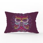 - Rh-Dik-5438-Gorsel1 - Realhomes Mor Zemin Üzerinde Otantik Baykuş Desenli Modern Dikdörtgen Yastık Kılıfı Realhomes