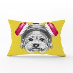 - Rh-Dik-5674-Gorsel1 - Realhomes Kulaklıklı Köpek Motifli Dijital Baskılı Modern Dikdörtgen Yastık Kırlent Kılıfı Realhomes