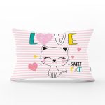 - Rh-Dik-5716-Gorsel1 - Realhomes Pembe Çizgili Zeminde Sweet Cat Tasarımlı Dikdörtgen Yastık Kılıfı Realhomes