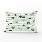 - Rh-Dik-5734-Gorsel1 - Realhomes Yeşil Çizgili Zeminde Pati İzli Dijital Baskılı Modern Dikdörtgen Yastık Kırlent Kılıfı Realhomes