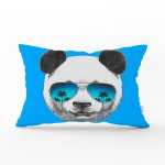 Mavi Zeminde Gözlüklü Cool Panda Motifli Dekoratif Dikdörtgen Kırlent Kılıfı Realhomes