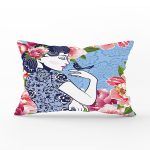 - Rh-Dik-5846-Gorsel1 - Realhomes Kuş ve Gül Detaylı Kadın Motifli Dekoratif Dikdörtgen Kırlent Kılıfı Realhomes