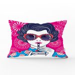Pembe Zeminde Havai Fişek Figürlü Gözlüklü Fashion Girl Modern Dikdörtgen Kırlent Kılıfı Realhomes