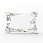 - Rh-Dik-7094-Gorsel1 - Realhomes Beyaz Zeminde Gul Desenli Gold Detaylı Dijital Baskılı Modern Dikdörtgen Kırlent Kılıfı Realhomes