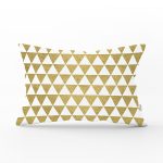 - Rh-Dik-7129-Gorsel1 - Realhomes Beyaz Zeminde Gold Üçgen Desenli Dijital Baskılı Modern Dikdörtgen Yastık Kırlent Kılıfı Realhomes