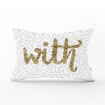 - Rh-Dik-7135-Gorsel1 - Realhomes Beyaz Zeminli Gold Renkli With Yazılı Dijital Baskılı Modern Dikdörtgen Yastık Kırlent Kılıfı Realhomes