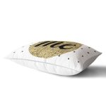 - Rh-Dik-7136-Gorsel2 - Realhomes Beyaz Zeminde Gold Renkli Me Yazılı Dijital Baskılı Modern Dikdörtgen Yastık Kırlent Kılıfı Realhomes