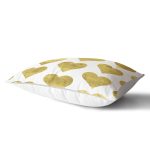 - Rh-Dik-7138-Gorsel2 - Realhomes Beyaz Zeminli Gold Renkli Kalp Desenli Dijital Baskılı Modern Dikdörtgen Kırlent Kılıfı Realhomes