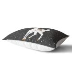 - Rh-Dik-7146-Gorsel2 - Realhomes Siyah Zeminnde Geyik Desenli Dijital Baskılı Modern Dikdörtgen Yastık Kırlent Kılıfı Realhomes