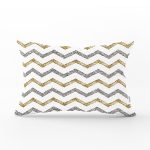 - Rh-Dik-7156-Gorsel1 - Realhomes Beyaz Zeminde Gold Ve Siyah Çizgili Dijital Baskılı Modern Dikdörtgen Yastık Kırlent Kılıfı Realhomes