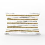 - Rh-Dik-7158-Gorsel1 - Realhomes Beyaz Zeminde Gold Çizgili Dijital Baskılı Modern Dikdörtgen Yastık Kırlent Kılıfı Realhomes