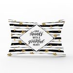 Beyaz Zeminde Gold Yapraklı Thanks Yazılı Dikdörtgen Yastık Kırlent Kılıfı Realhomes