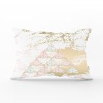 - Rh-Dik-7196-Gorsel1 - Realhomes Renkli Zemin Üzerinde Üçgen Desenli Dijital Baskılı Modern Dikdörtgen Yastık Kırlent Kılıfı Realhomes