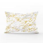 - Rh-Dik-7204-Gorsel1 - Realhomes Gri Beyaz Zeminde Gold Detaylı Çizim Dijital Baskılı Modern Dikdörtgen Yastık Kırlent Kılıfı Realhomes