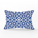 - Rh-Dik-7214-Gorsel1 - Realhomes Beyaz Zemin Üzerinde Çini Desenli Dijital Baskılı Modern Dikdörtgen Yastık Kırlent Kılıfı Realhomes