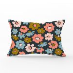 Siyah Zemin Üzerinde Rengarenk Çiçek Desenli Dikdörtgen Yastık Kırlent Kılıfı Realhomes