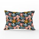 Siyah Zemin Üzerinde Rengarenk Çiçek Desenli Dikdörtgen Yastık Kırlent Kılıfı Realhomes