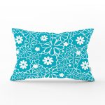 Rengarenk Zemin Üzerinde Beyaz Rengarenk Çiçek Desenli Modern Dikdörtgen Yastık Kırlent Kılıfı Realhomes