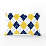 - Rh-Dik-7632-Gorsel1 - Realhomes Beyaz Zemin Üzerinde Baklava Desenli Dijital Baskılı Modern Dikdörtgen Yastık Kırlent Kılıfı Realhomes