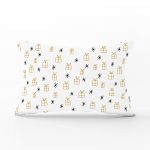 - Rh-Dik-7721-Gorsel1 - Realhomes Beyaz Zemin Üzerinde Gold Renkli Hediye Paketi Desenli Dikdörtgen Yastık Kırlent Kılıfı Realhomes