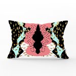 - Rh-Dik-7793-Gorsel1 - Realhomes Renkli Zemin Üzerinde Gold Detaylı Modern Desenli Modern Dikdörtgen Yastık Kırlent Kılıfı Realhomes