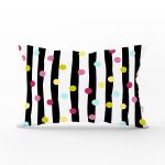 - Rh-Dik-7799-Gorsel1 - Realhomes Beyaz Zemin Üzerinde Modern Siyah Çizgili Renkli Puantiyeli Dikdörtgen Yastık Kırlent Kılıfı Realhomes