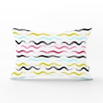 - Rh-Dik-7804-Gorsel1 - Realhomes Beyaz Zemin Üzerinde Renkli Modern Zigzag Desenli Modern Dikdörtgen Yastık Kırlent Kılıfı Realhomes
