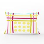 - Rh-Dik-7808-Gorsel1 - Realhomes Beyaz Zemin Üzerinde Modern Renkli Çizgili Sarı Puantiyeli Dikdörtgen Yastık Kırlent Kılıfı Realhomes