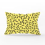 - Rh-Dik-7847-Gorsel1 - Realhomes Sarı Zeminli Siyah Puantiye Desenli Dijital Baskılı Modern Dikdörtgen Yastık Kırlent Kılıfı Realhomes