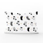 - Rh-Dik-7869-Gorsel1 - Realhomes Beyaz Zemin Üzerinde Modern Çorap Desenli Dikdörtgen Yastık Kırlent Kılıfı Realhomes