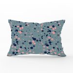 - Rh-Dik-7950-Gorsel1 - Realhomes Renkli Zemin Üzerinde Pastel Renkli Puantiye Desenli Dikdörtgen Yastık Kırlent Kılıfı Realhomes