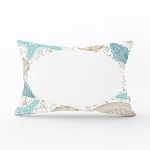 - Rh-Dik-7957-Gorsel1 - Realhomes Beyaz Zemin Üzerinde Deniz Kabuğu Desenli Dikdörtgen Yastık Kırlent Kılıfı Realhomes