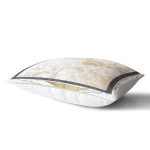 - Rh-Dik-7975-Gorsel2 - Realhomes Beyaz Zemin Üzerinde Gold Detaylı Geometrik Desenli Dikdörtgen Yastık Kırlent Kılıfı Realhomes