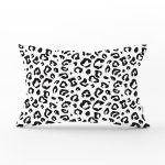 - Rh-Dik-8000-Gorsel1 - Realhomes Beyaz Zemin Üzerinde Siyah Renkli Geometrik Çizim Modern Dikdörtgen Yastık Kırlent Kılıfı Realhomes