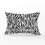 - Rh-Dik-8105-Gorsel1 - Realhomes Beyaz Zeminli Siyah Geometrik Desenli Dijital Baskılı Modern Dikdörtgen Yastık Kırlent Kılıfı Realhomes